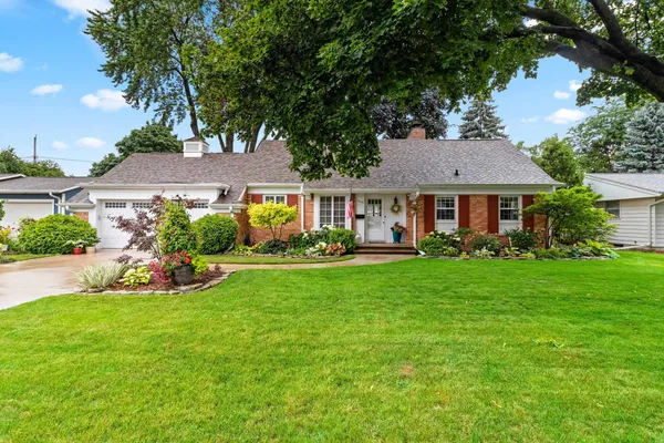 $349,800 | 1049 Kalfahs Street, Neenah, WI 54956