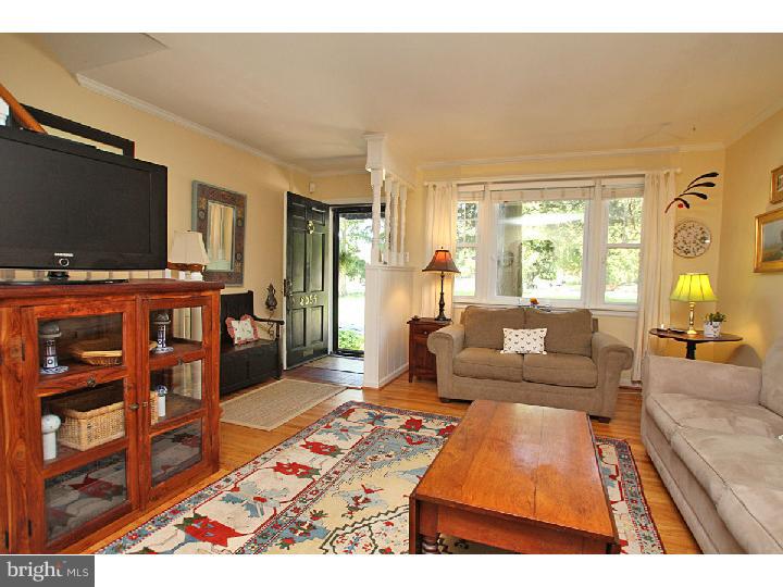 8065 Winston Road Philadelphia, PA 19118 - Photo 3 of 25 Gallery Image 3