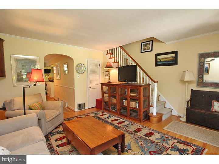 8065 Winston Road Philadelphia, PA 19118 - Photo 4 of 25 Gallery Image 4