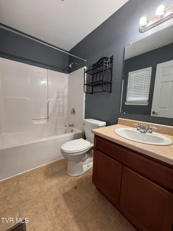 $1,500 | 2121 South Greenwood Drive, Unit 205, Johnson City, TN 37604