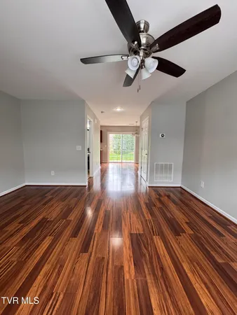 $1,500 | 2121 South Greenwood Drive, Unit 205, Johnson City, TN 37604