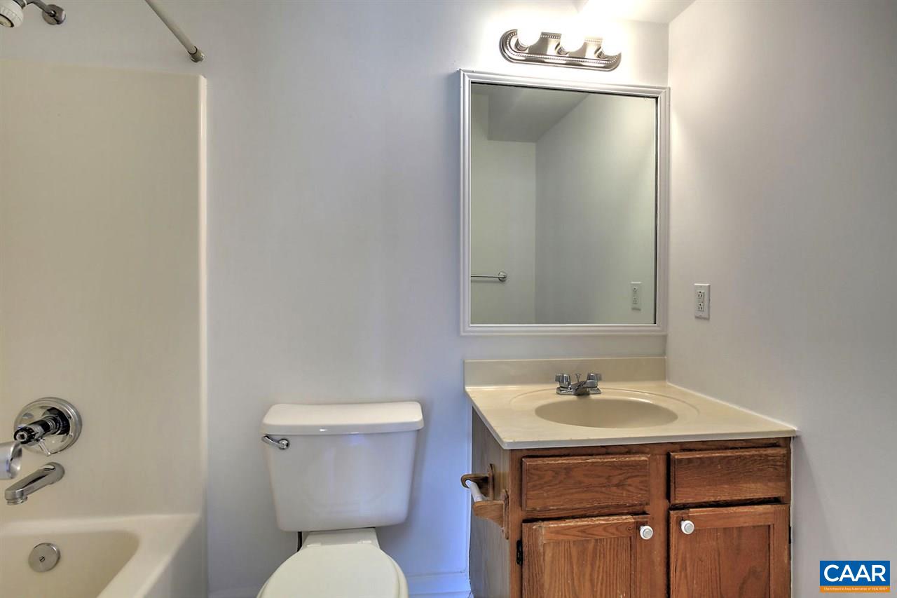 957 Rives Street Charlottesville, VA 22902 - Photo 12 of 17 Gallery Image 12