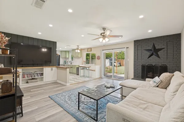 $369,999 | 2404 Bending Trail, Austin, TX 78744