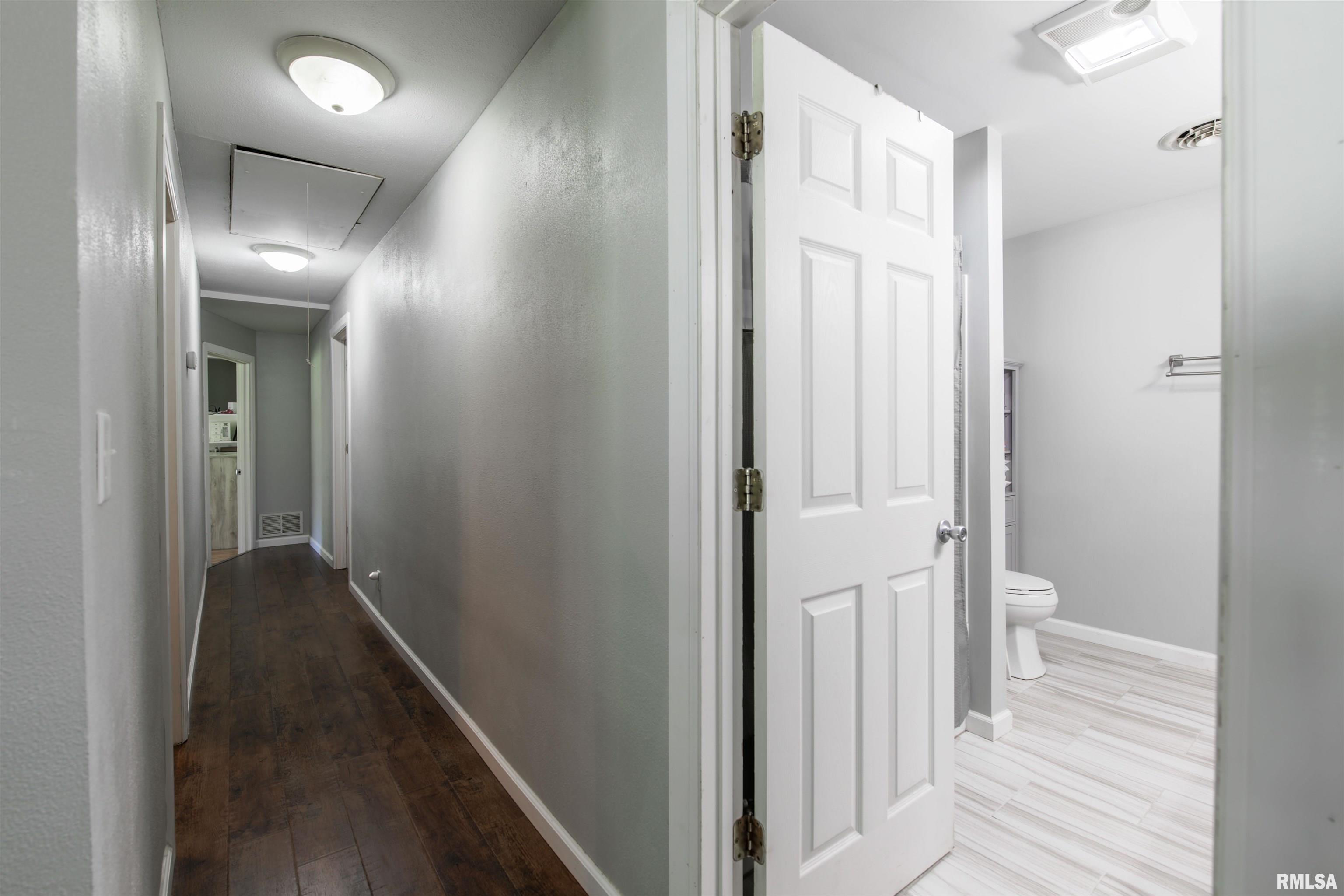 1562 Spring Bay Road East Peoria, IL 61611 - Photo 23 of 52