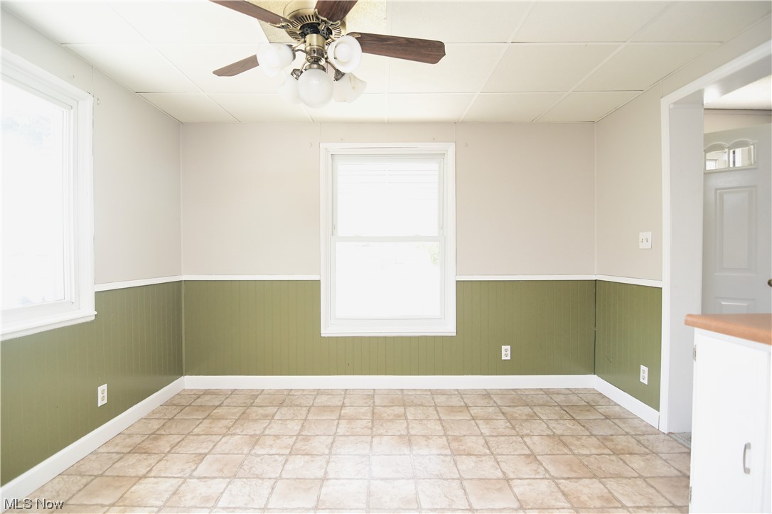 559 Baldwin Road Akron, OH 44312 - Photo 5 of 25 Dining Area Overlooks Front Landscape