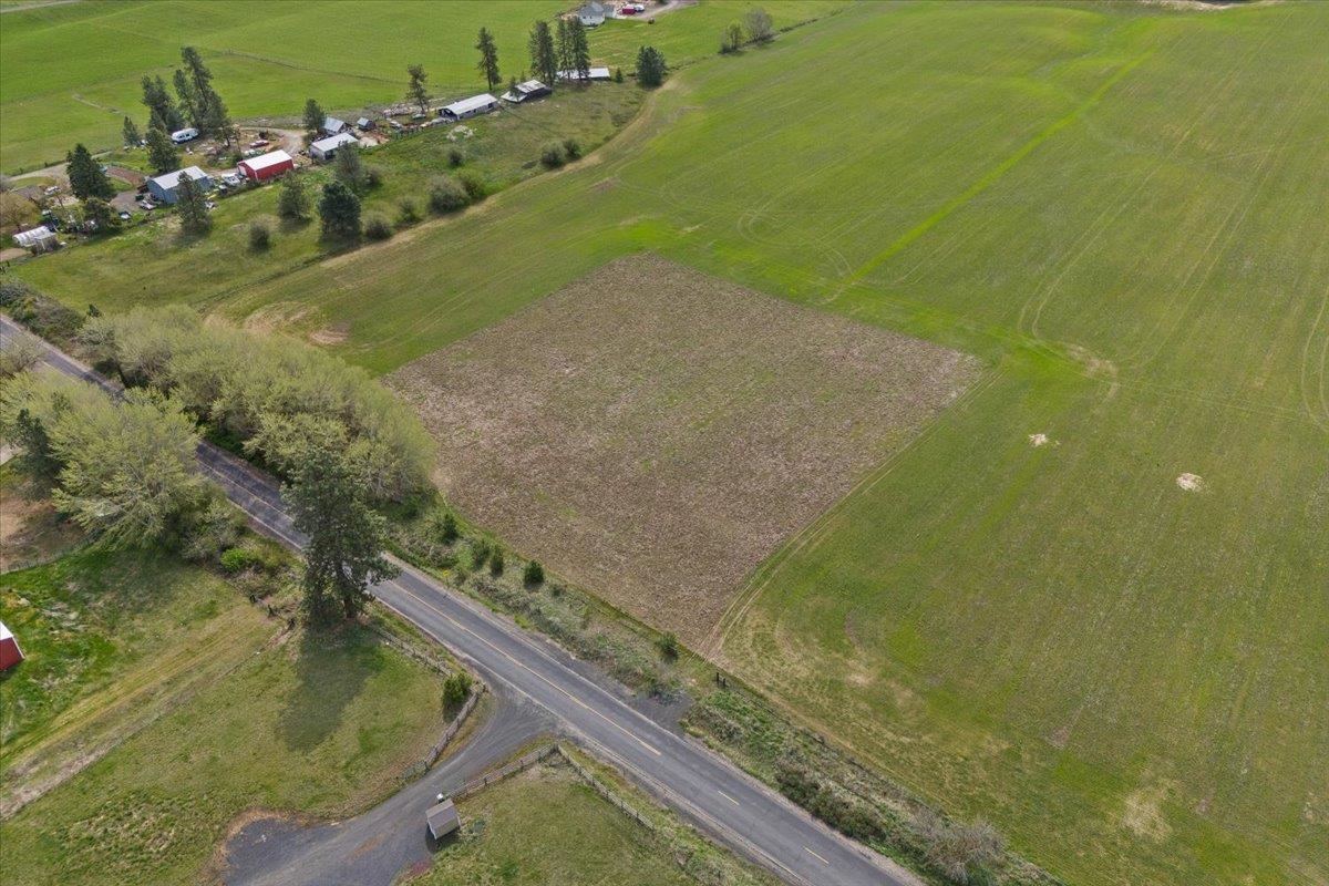 7306 East Big Meadows Road Chattaroy, WA 99003 - Photo 16 of 29 Gallery Image 16