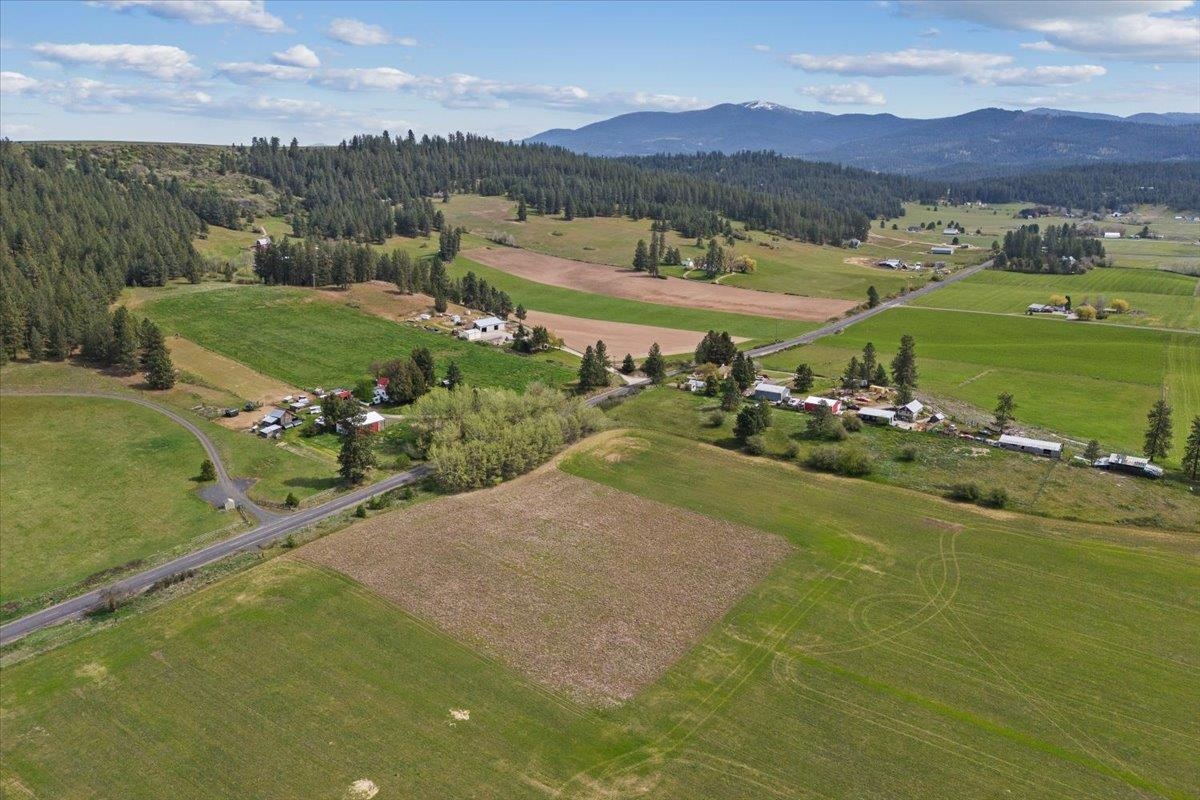 7306 East Big Meadows Road Chattaroy, WA 99003 - Photo 21 of 29 Gallery Image 21