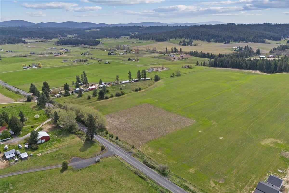 7306 East Big Meadows Road Chattaroy, WA 99003 - Photo 24 of 29 Gallery Image 24