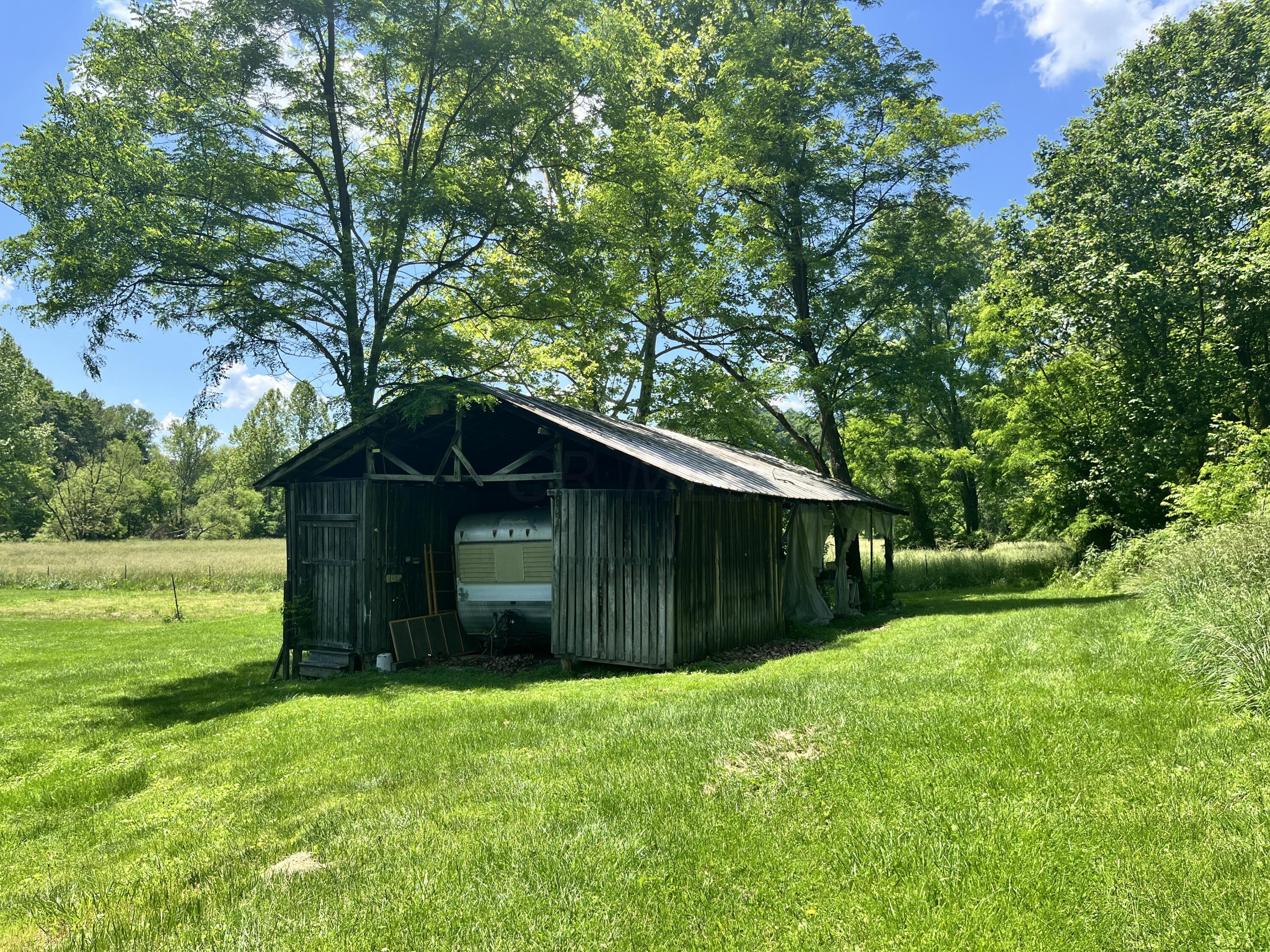 1195 Jr Road Franklin Furnace, OH 45629 - Photo 47 of 59 Corn crib