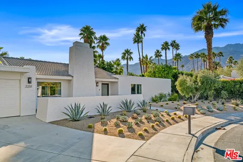 $995,000 | 2251 East Calle Papagayo, Palm Springs, CA 92262