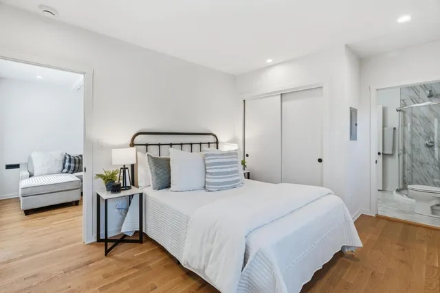 a view of back yard of the house