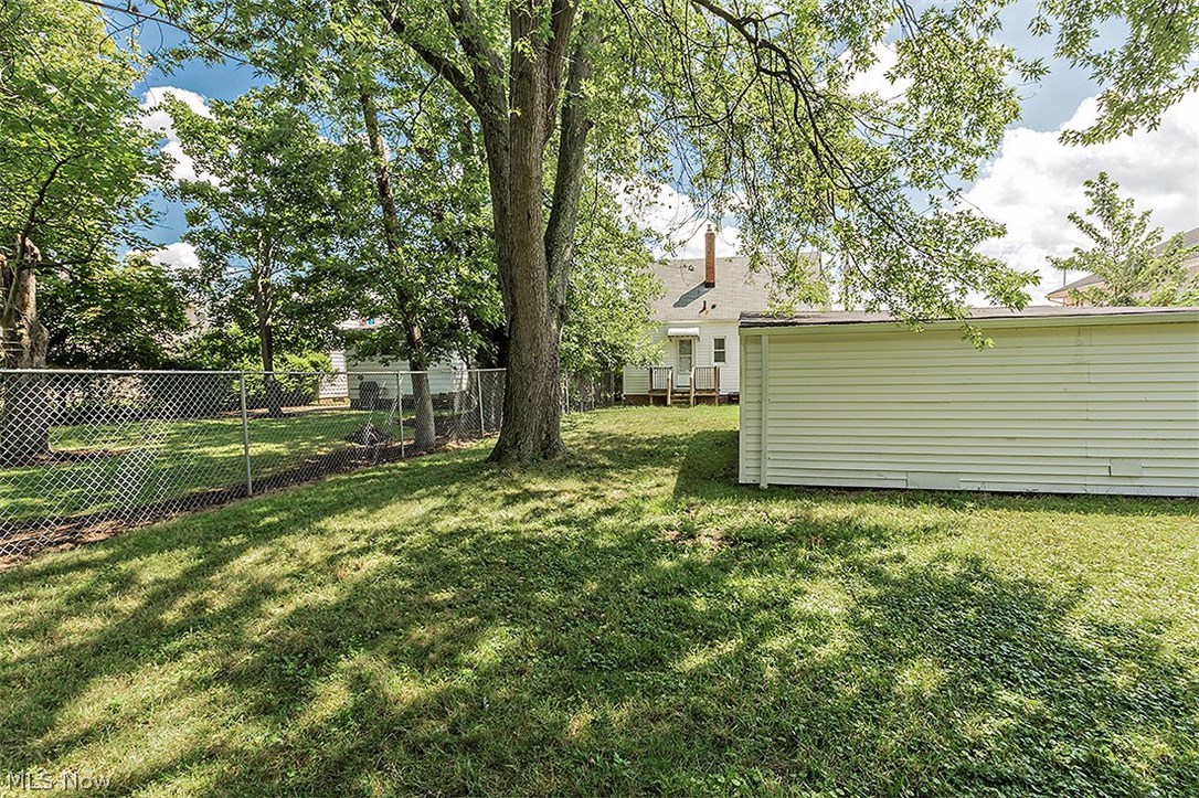 1458 Sunset Road Cleveland, OH 44124 - Photo 32 of 33