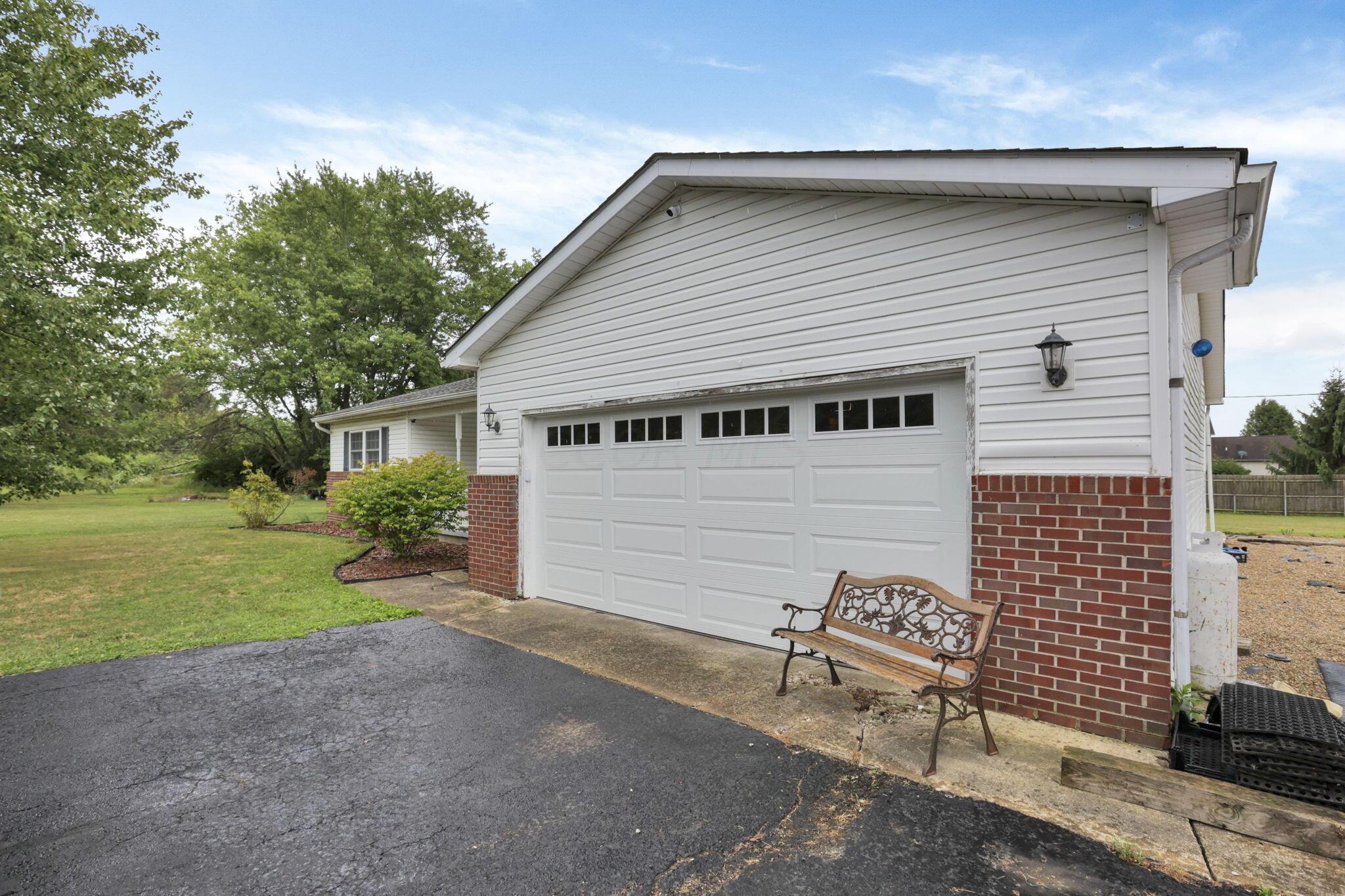 5807 Beecher Road Pataskala, OH 43062 - Photo 4 of 38 4-web-or-mls-0V3A4882