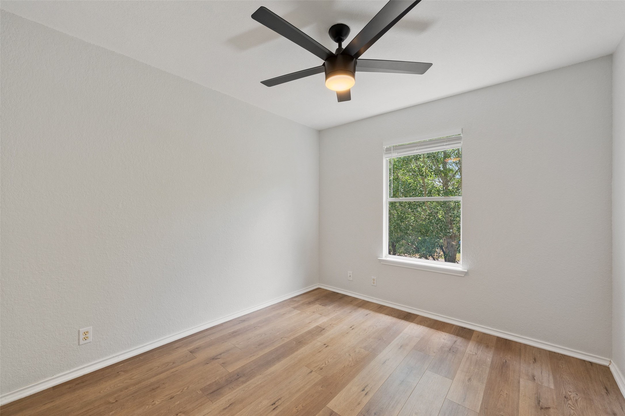 4529 Best Way Austin, TX 78725 - Photo 13 of 34 Bedroom #2 upstairs