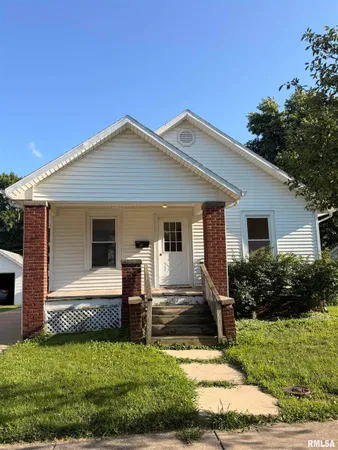 $88,000 | 427 West Washington Street, Macomb, IL 61455