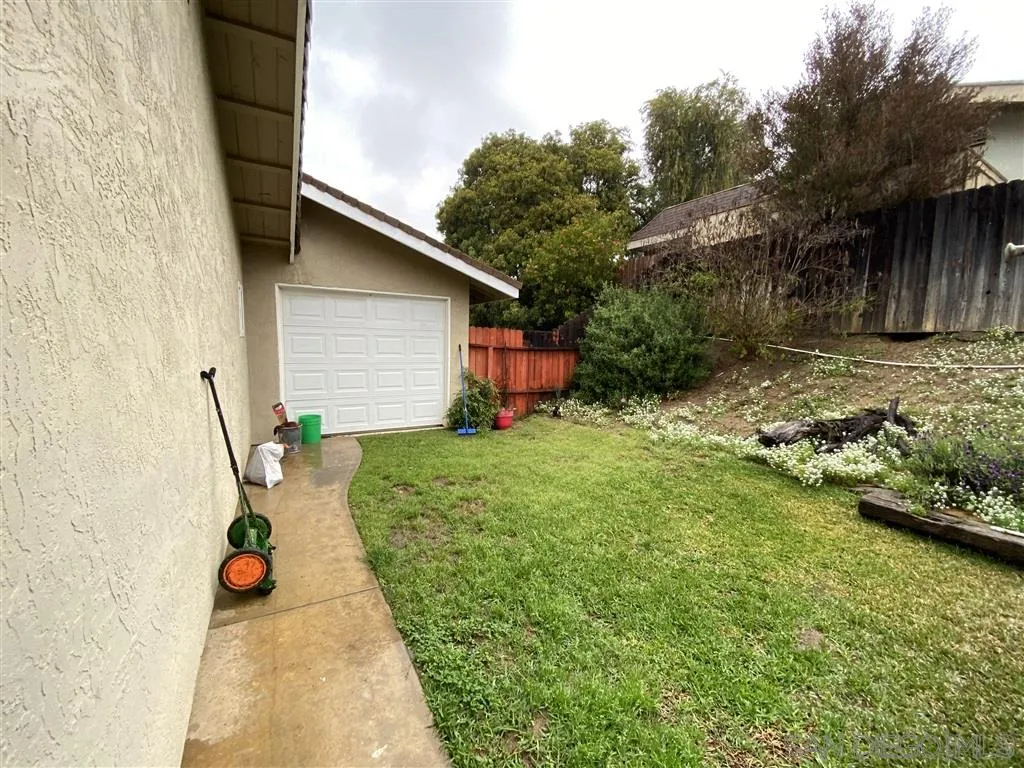 911 La Buena Vida Fallbrook, CA 92028 - Photo 22 of 24 a view of outdoor space and yard