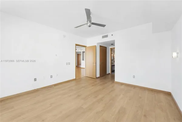 $10,800 | 450 Alton Road, Unit 3206, Miami Beach, FL 33139