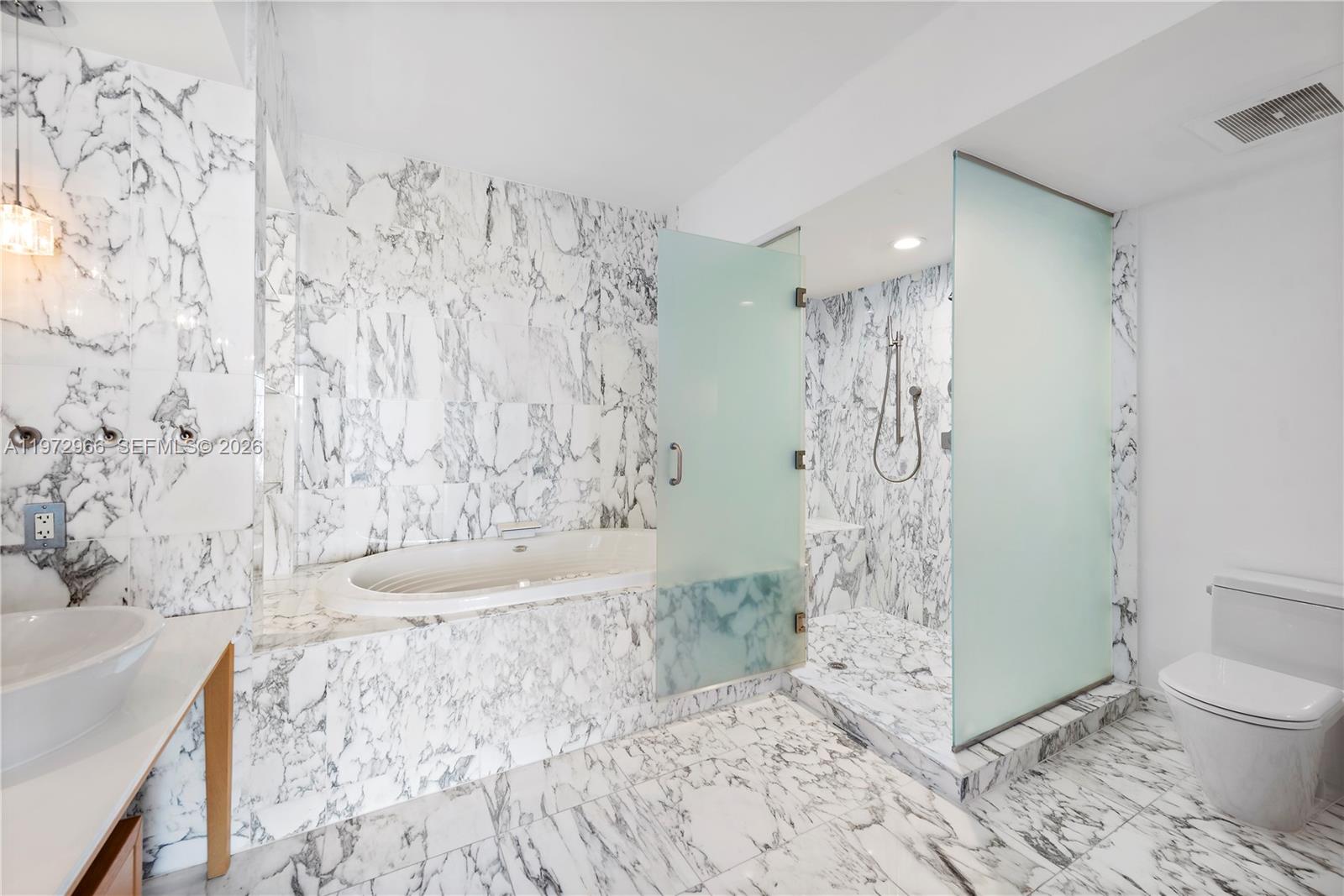 450 Alton Road, Unit 3206 Miami Beach, FL 33139 - Photo 14 of 25