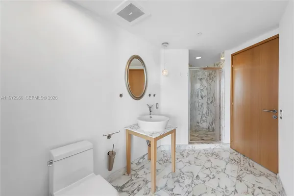 $10,800 | 450 Alton Road, Unit 3206, Miami Beach, FL 33139