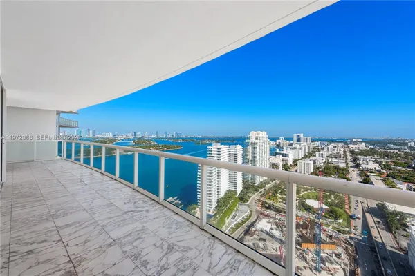 $10,800 | 450 Alton Road, Unit 3206, Miami Beach, FL 33139