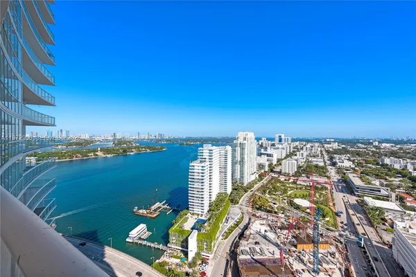 $10,800 | 450 Alton Road, Unit 3206, Miami Beach, FL 33139
