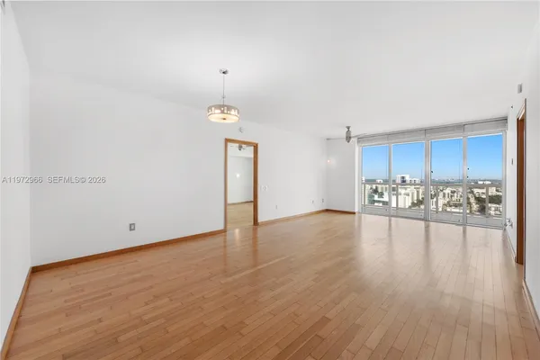 $10,800 | 450 Alton Road, Unit 3206, Miami Beach, FL 33139