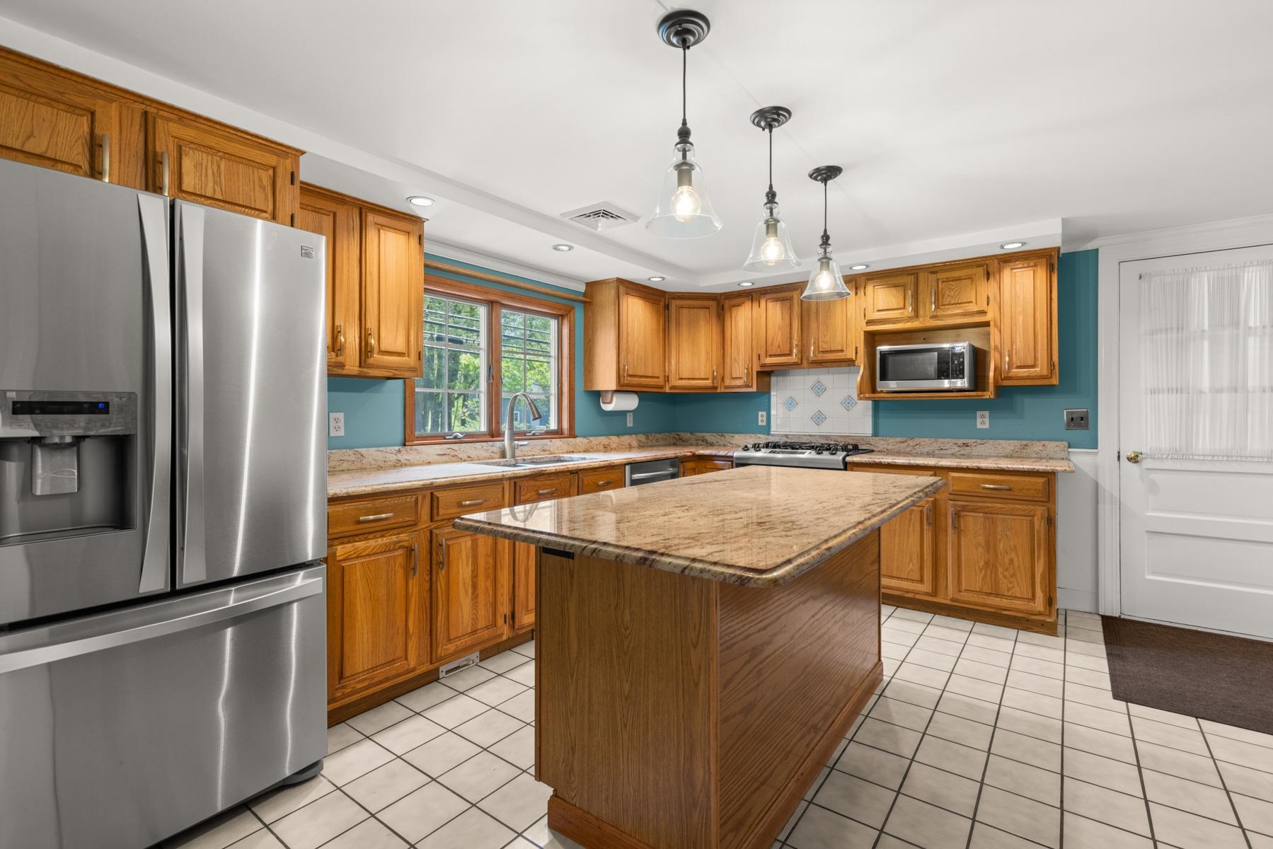 130 Exeter Road Hampton, NH 03842 - Photo 2 of 35