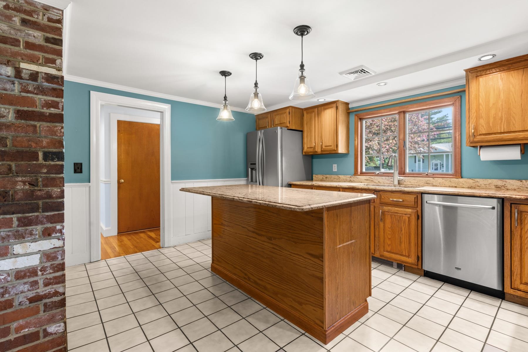 130 Exeter Road Hampton, NH 03842 - Photo 3 of 35