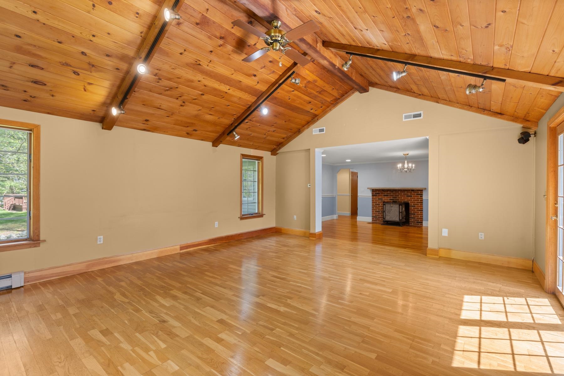 130 Exeter Road Hampton, NH 03842 - Photo 9 of 35