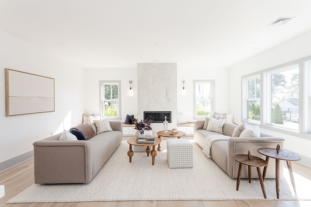 84 Allston Avenue Middletown, RI 02842 - Photo 11 of 50