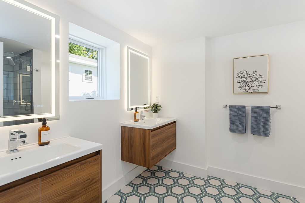 84 Allston Avenue Middletown, RI 02842 - Photo 34 of 50