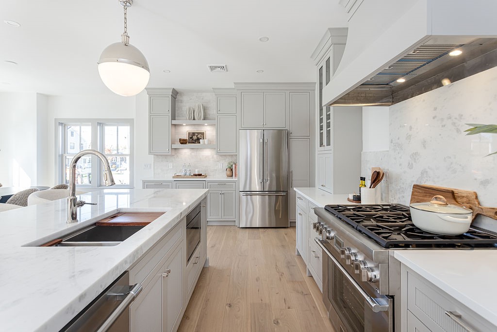 84 Allston Avenue Middletown, RI 02842 - Photo 9 of 50