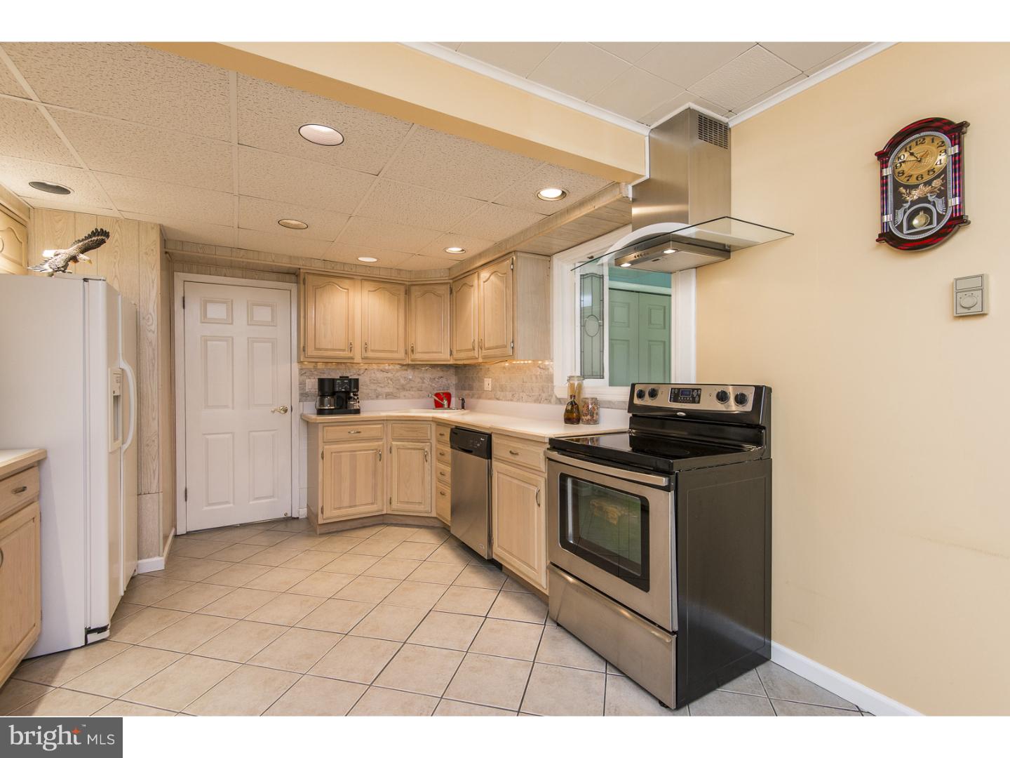 465 Rose Valley Road Southampton, PA 18966 - Photo 6 of 24 Kitchen