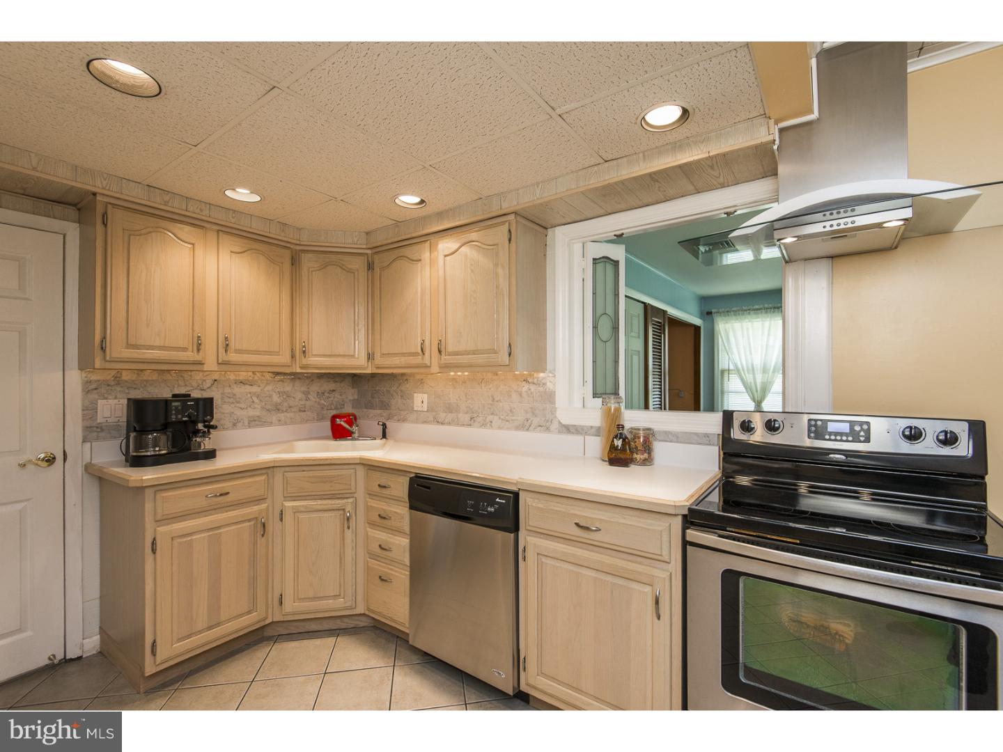 465 Rose Valley Road Southampton, PA 18966 - Photo 7 of 24 Kitchen