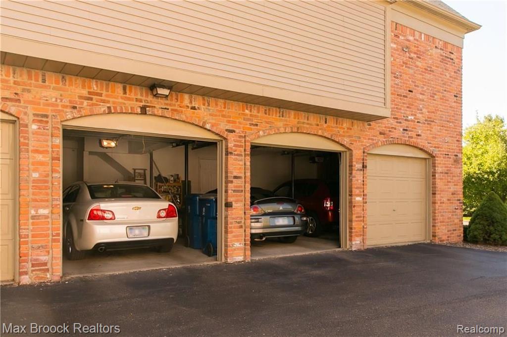 1655 Huntington Park Rochester Hills, MI 48309 - Photo 37 of 40