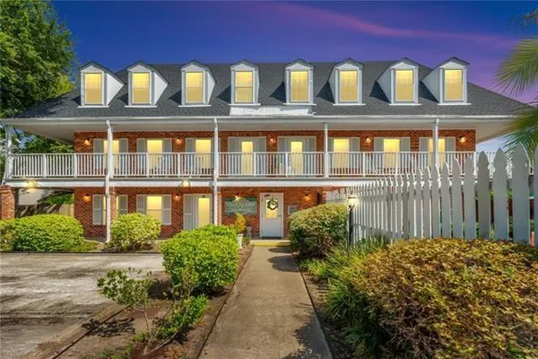 $1,650 | 818 Moss Street, Unit 101, New Orleans, LA 70119