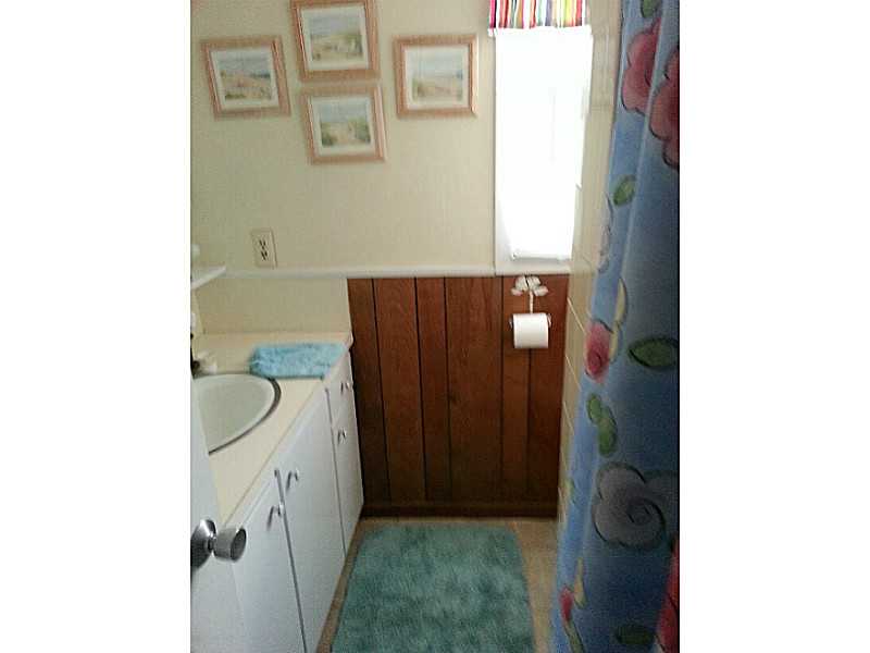 2 Arbeth Road Narragansett, RI 02879 - Photo 12 of 16 Bathroom.
