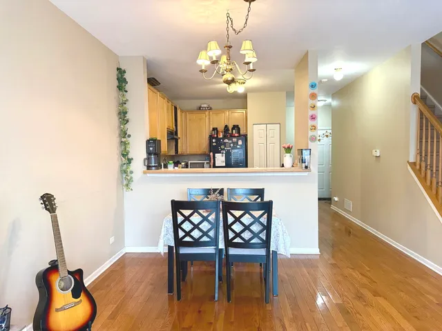 $2,525 | 2481 Oneida Lane, Unit 2481, Naperville, IL 60563