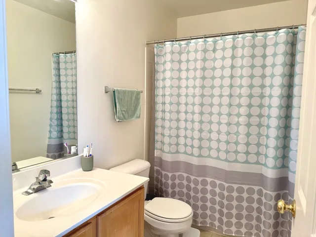 $2,525 | 2481 Oneida Lane, Unit 2481, Naperville, IL 60563