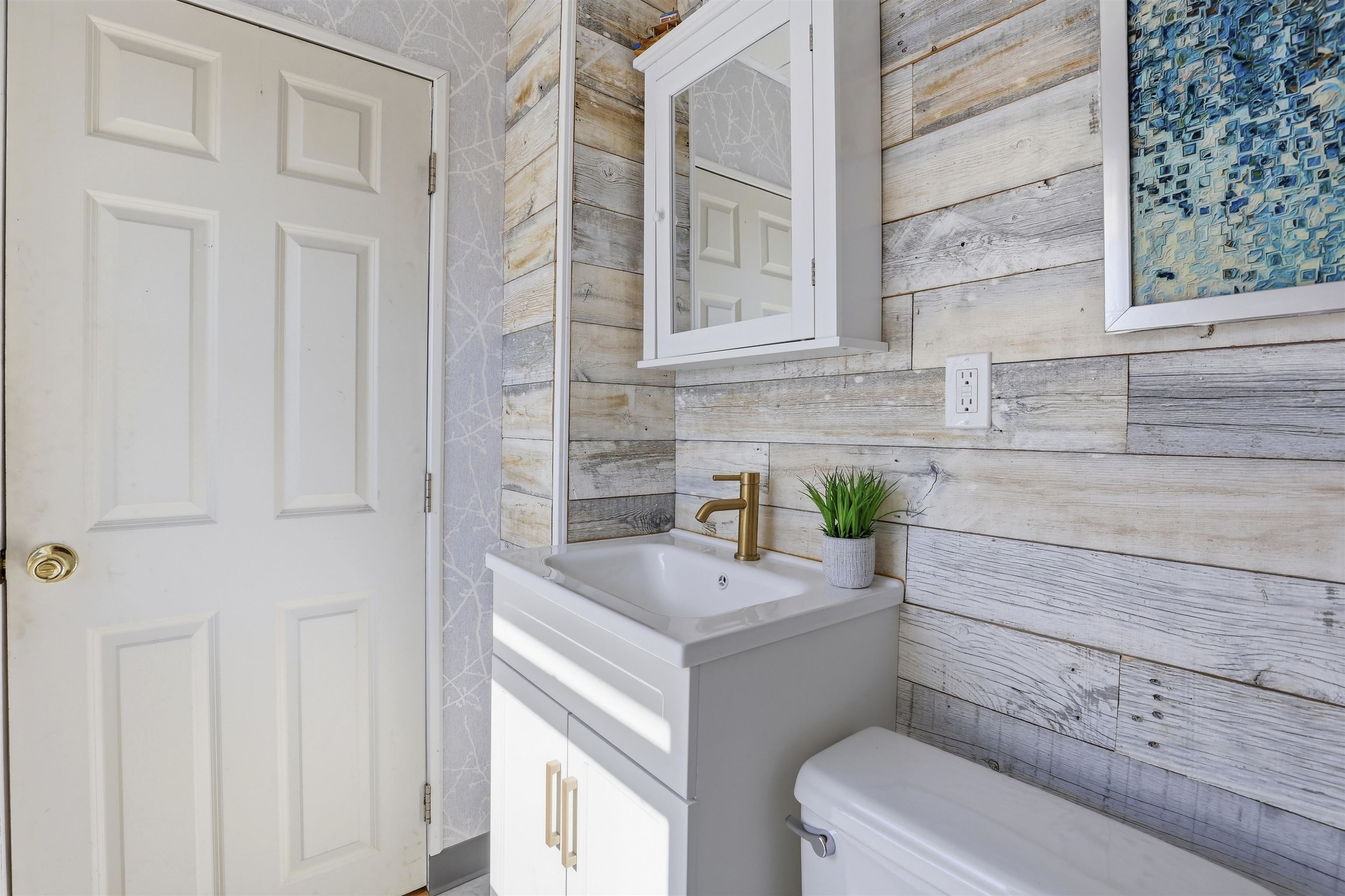 2023 Lincoln Street Two Rivers, WI 54241 - Photo 11 of 22