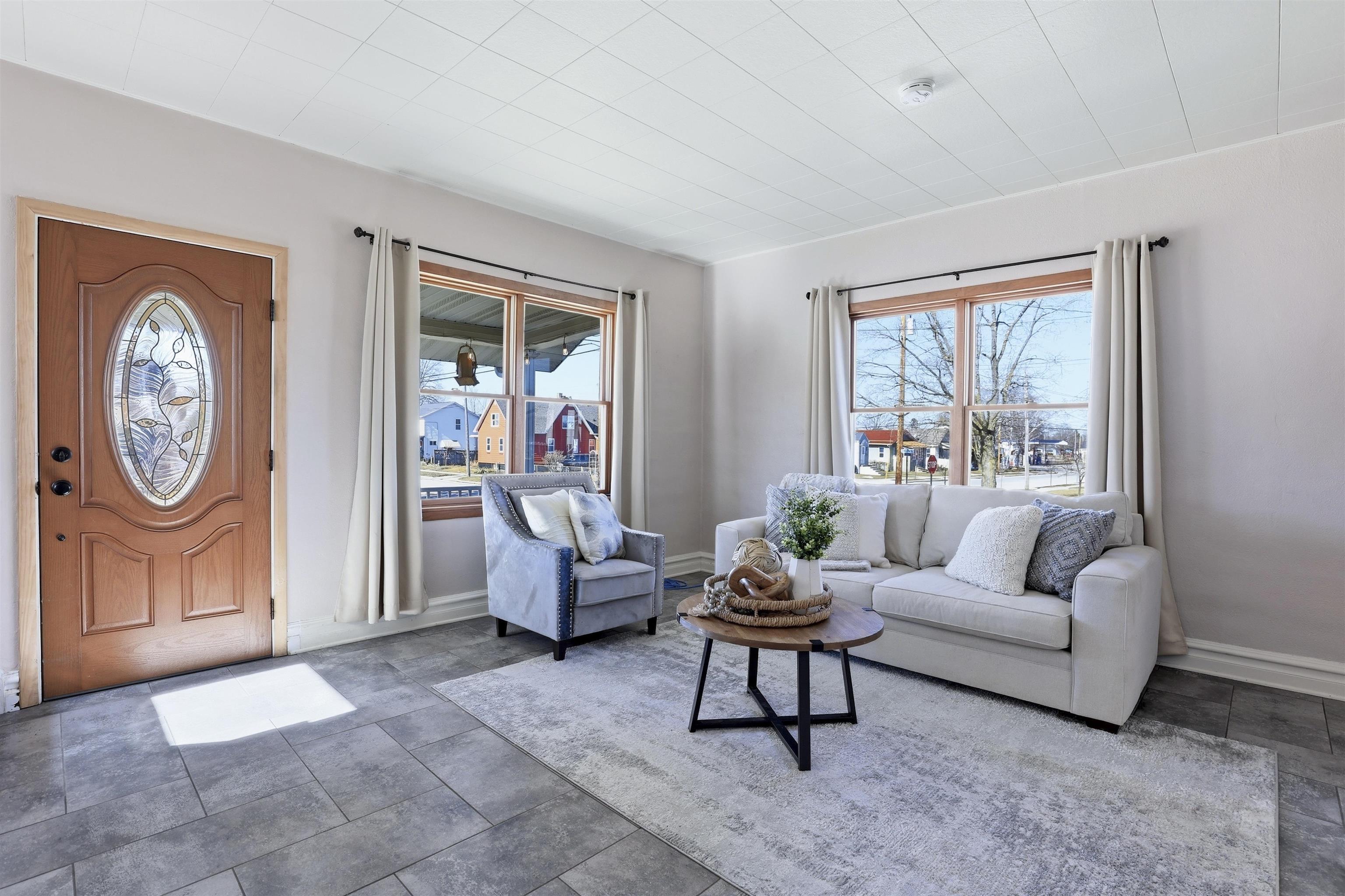 2023 Lincoln Street Two Rivers, WI 54241 - Photo 3 of 22