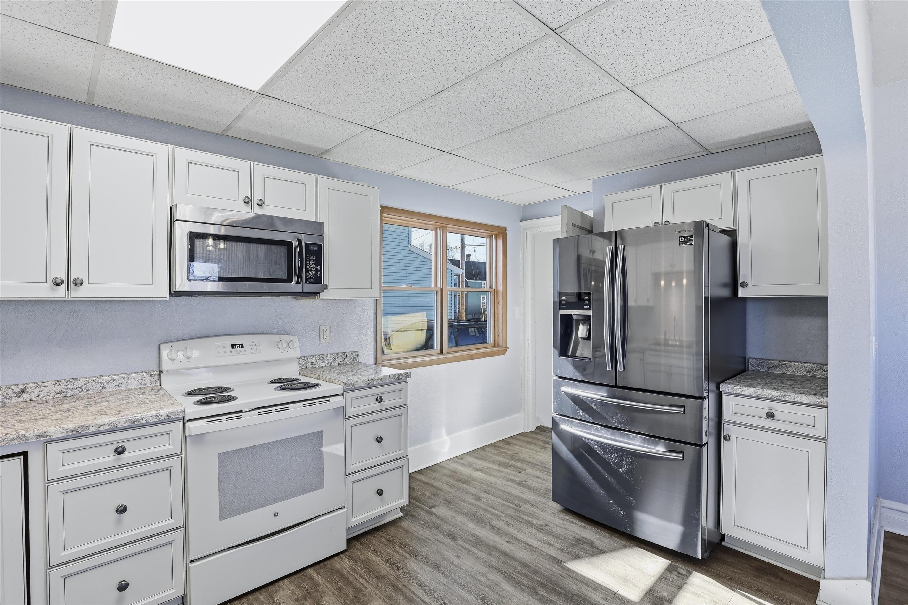 2023 Lincoln Street Two Rivers, WI 54241 - Photo 9 of 22