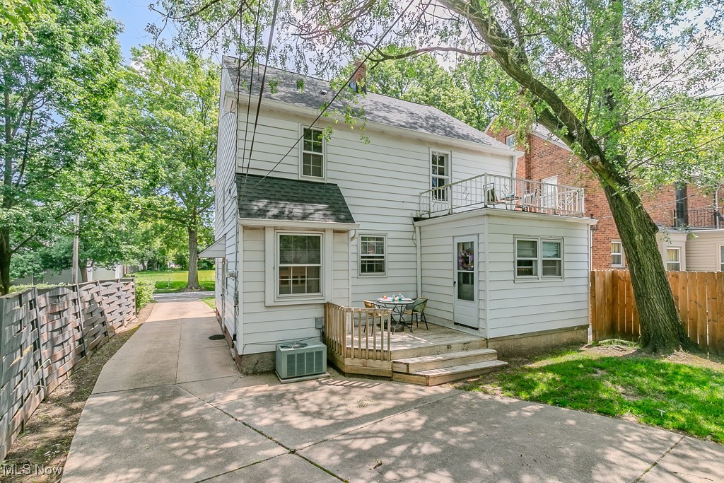 2372 Saybrook Road Cleveland, OH 44118 - Photo 35 of 36