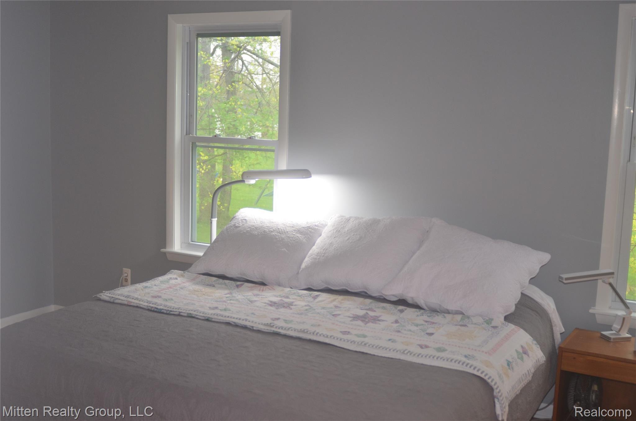 932 Hadley Road Rochester, MI 48307 - Photo 11 of 25 11.JPG