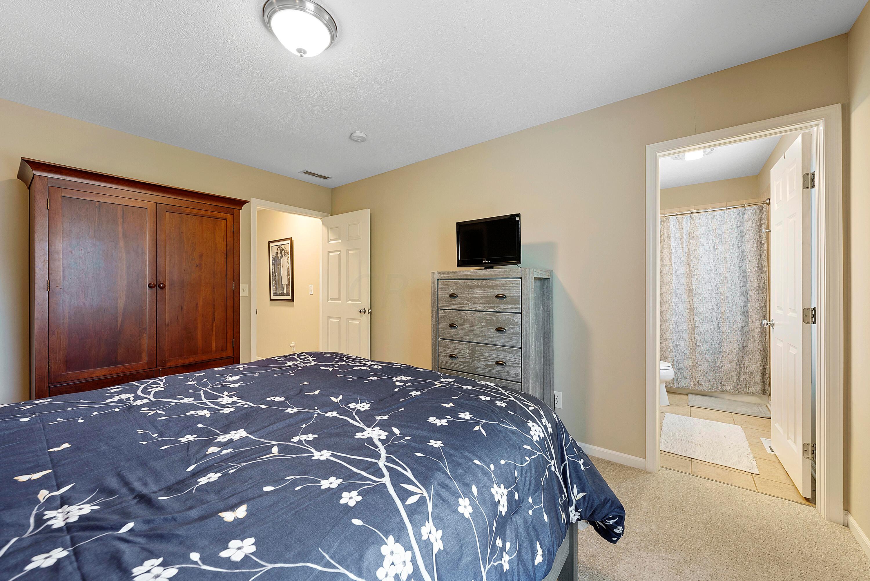 1213 Shagbark Road, Unit 21 Columbus, OH 43230 - Photo 28 of 44 DSC07744
