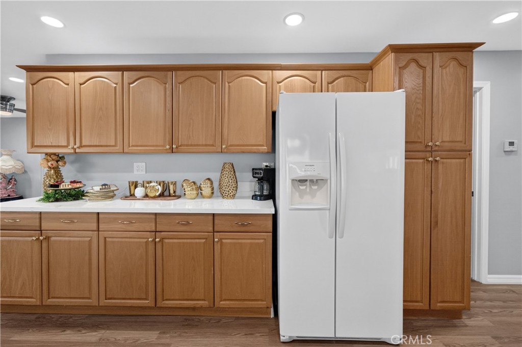 3700 Buchanan Street, Unit 72 Riverside, CA 92503 - Photo 12 of 41 Kitchen.