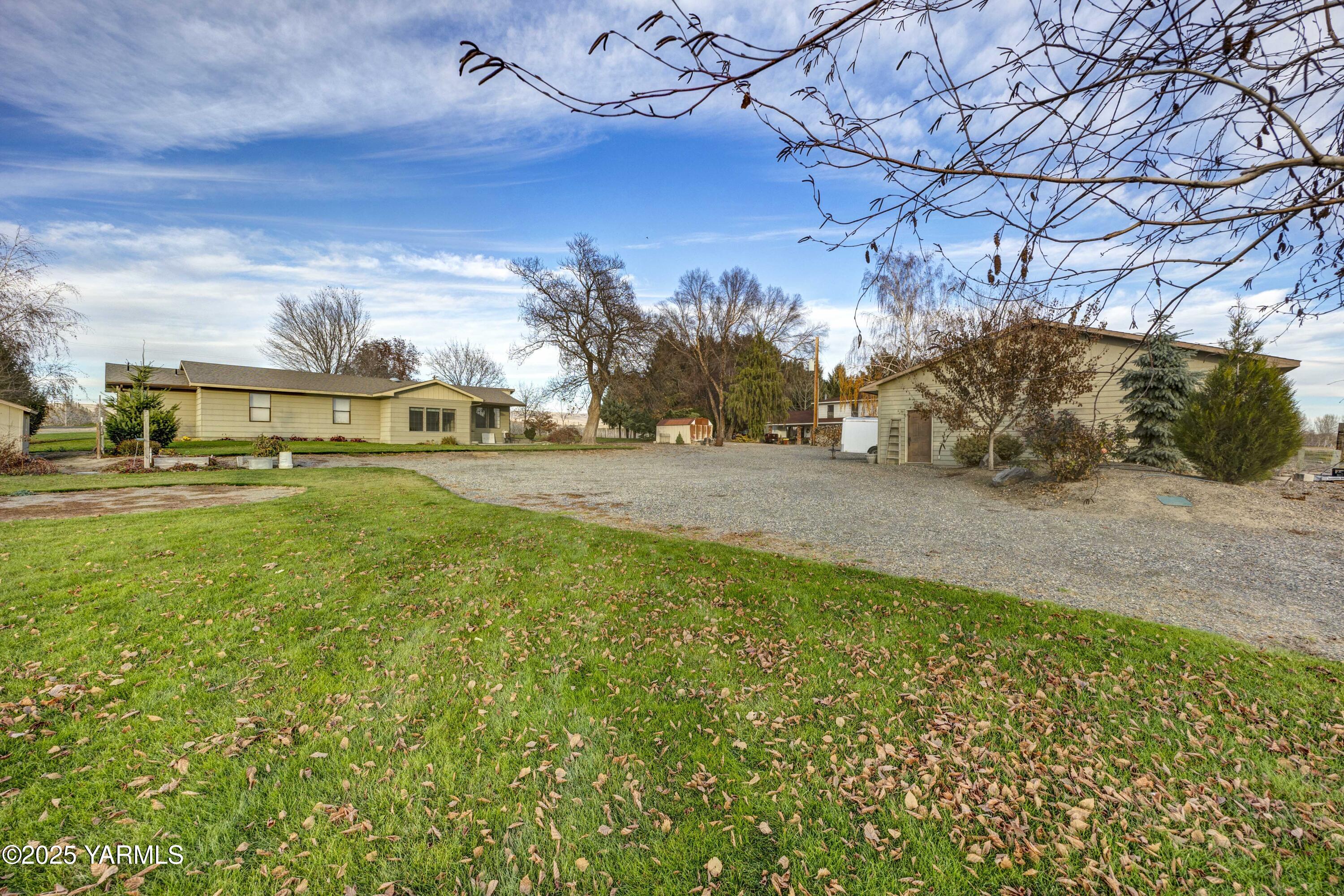10240 Van Belle Road Sunnyside, WA 98944 - Photo 37 of 52 a view of a street with houses