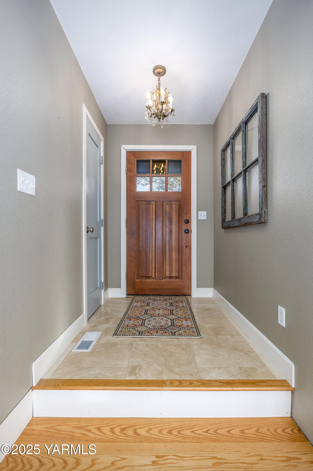 10240 Van Belle Road Sunnyside, WA 98944 - Photo 5 of 52 a view of an entryway
