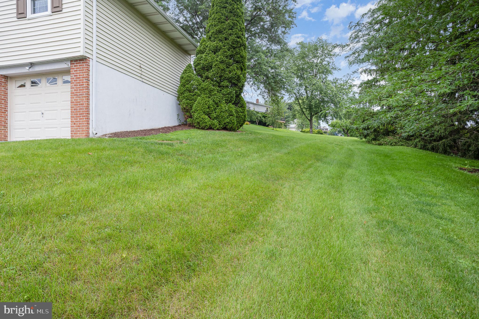 3 Julie Terrace Lititz, PA 17543 - Photo 23 of 31