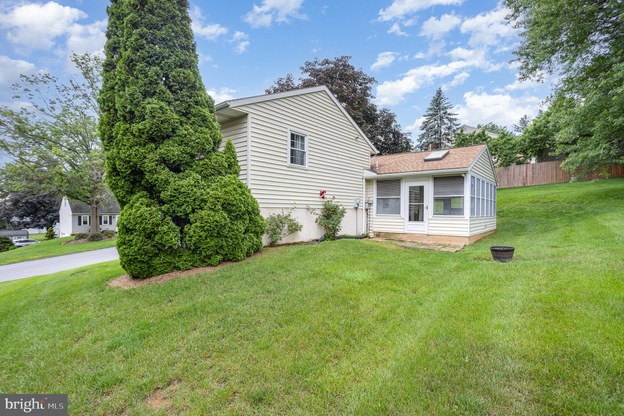 3 Julie Terrace Lititz, PA 17543 - Photo 6 of 31